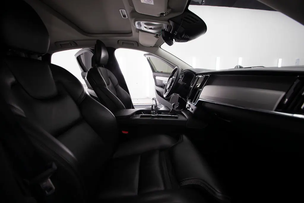 Refresh Interior Toyota RAV4